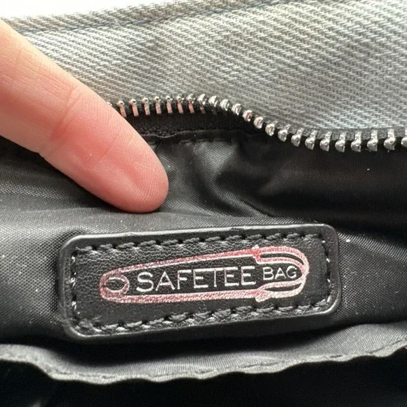 SafeTEE Bag Light Blue Quilted Puffer Crossbody Bag Safety Pin Denim Y2K Skater - Picture 6 of 7